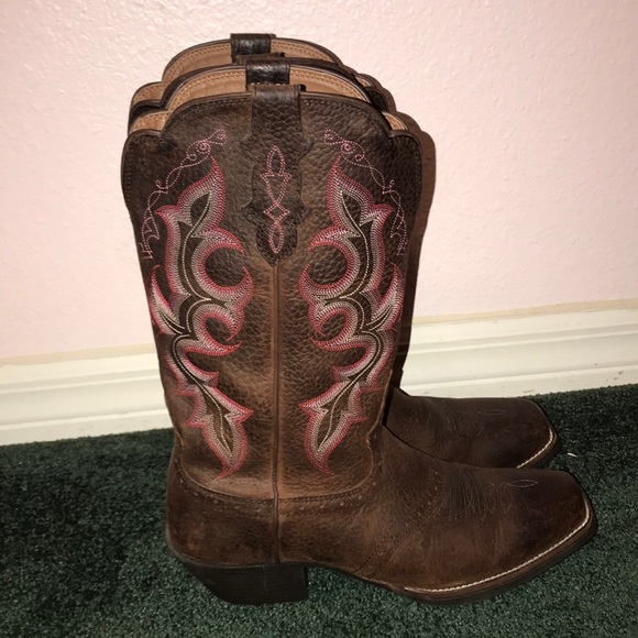Justin Boots Shoes - Justin Boots Size 9 1/2 w/ Pink Stitching